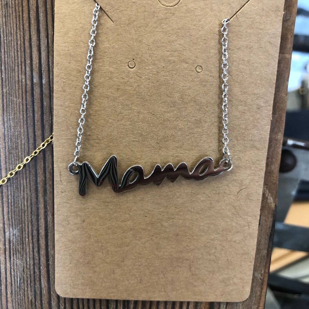 Mama necklace